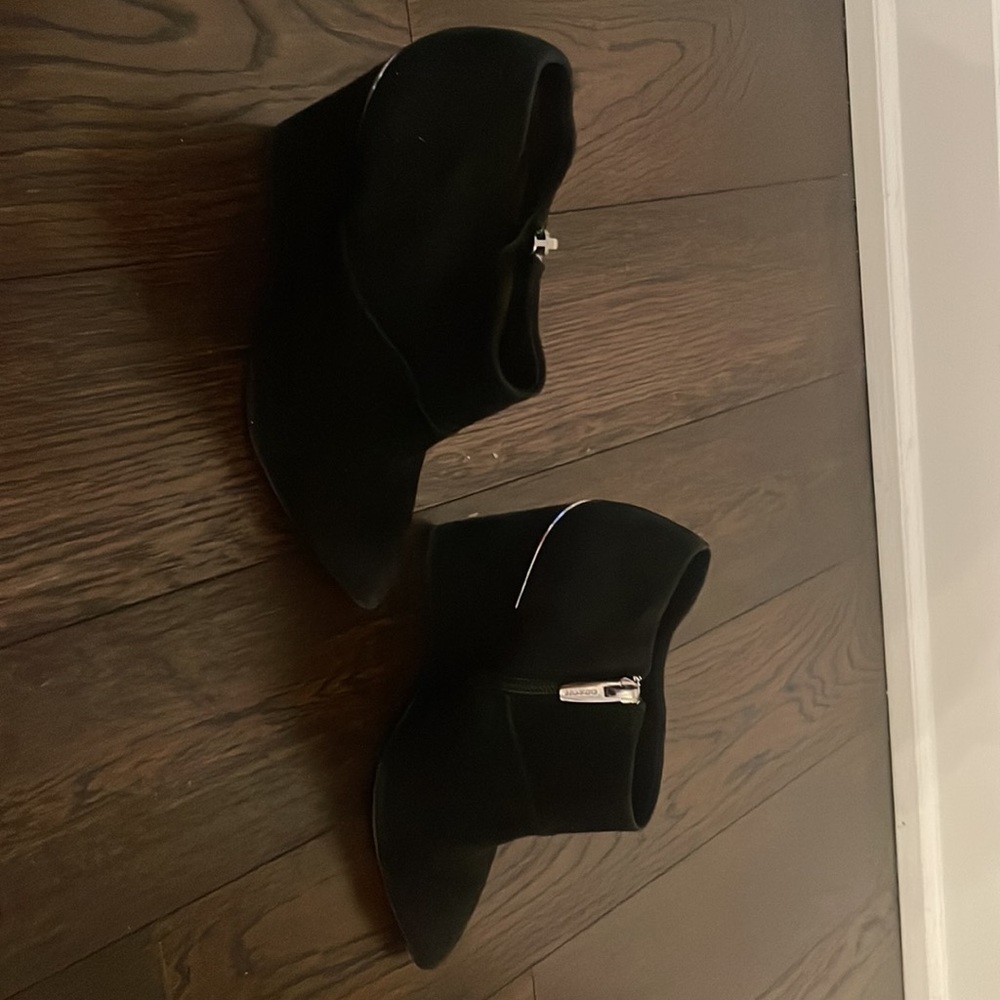 Pointy suede black Coach booties - size 6, barely worn - Picture 2 of 5